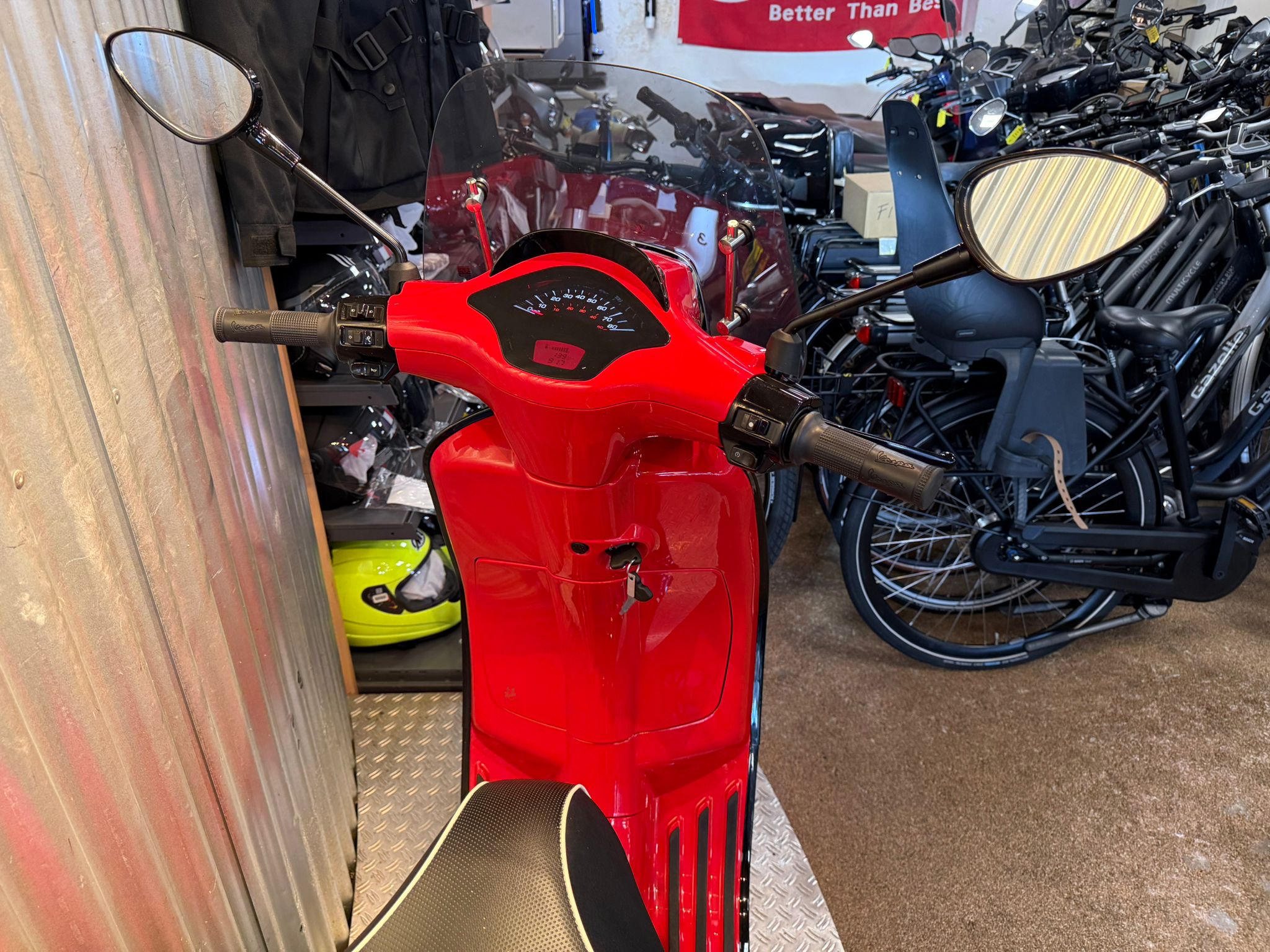 Vespa Sprint 45km (Demomodel!) (Aanbieding 5999,- naar 4999,-) - Afbeelding 2